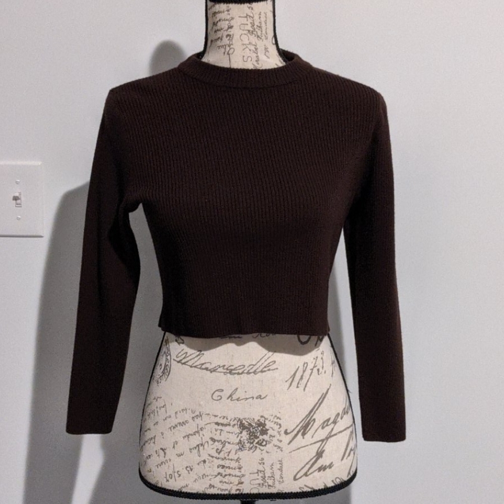 St. John sweater crop top